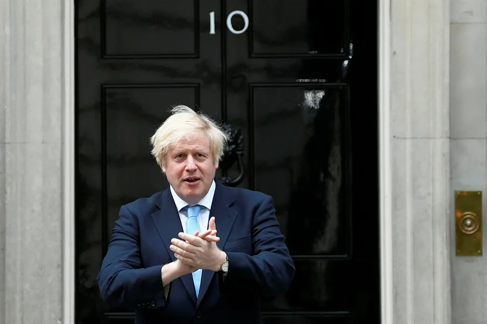 Storbritannias statsminister Boris Johnson utenfor statsministerboligen i London.