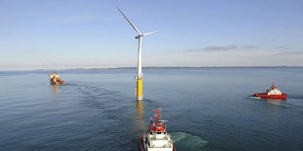 Hywind er flytende vindmøller i dyp sjø fra Åmøyfjorden til Karmøy. Illustrasjonsfoto