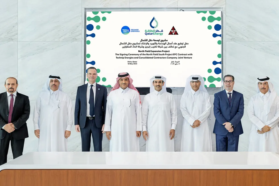 Standing together: Technip Energies and CCC signing the NFS expansion contract with QatarEnergy.