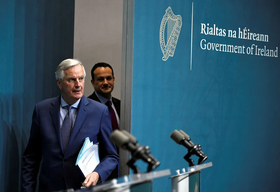 EUs brexitforhandler Michel Barnier kom med et klart budskap til britene etter møtet med Irlands statsminister Leo Varadkar i Dublin mandag.