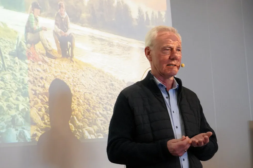 Konsernsjef Kjell Lorentsen i Gigante havbruk holder et innlegg på Dialogkonferansen for villaks og sjøørret 2023 i Bodø.