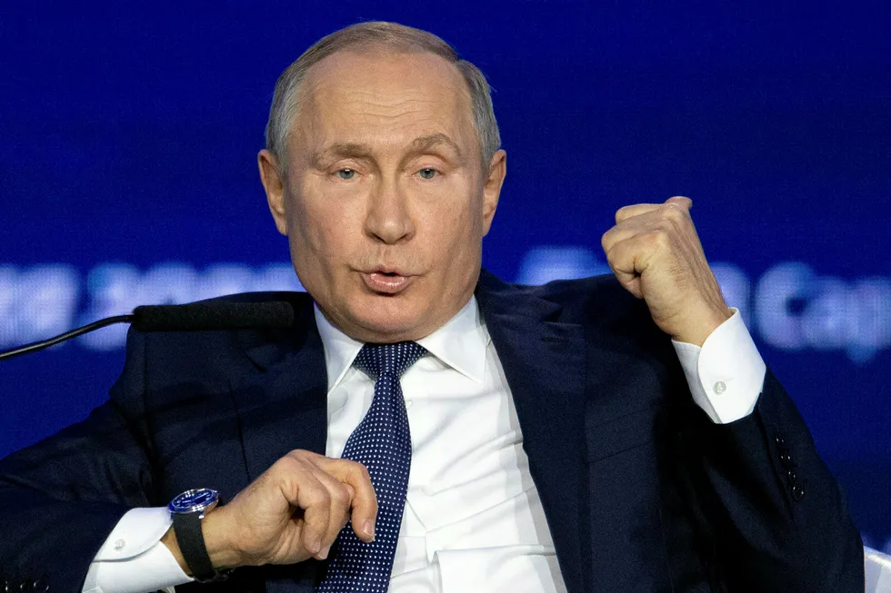 Conflicting signals: Russian President Vladimir Putin