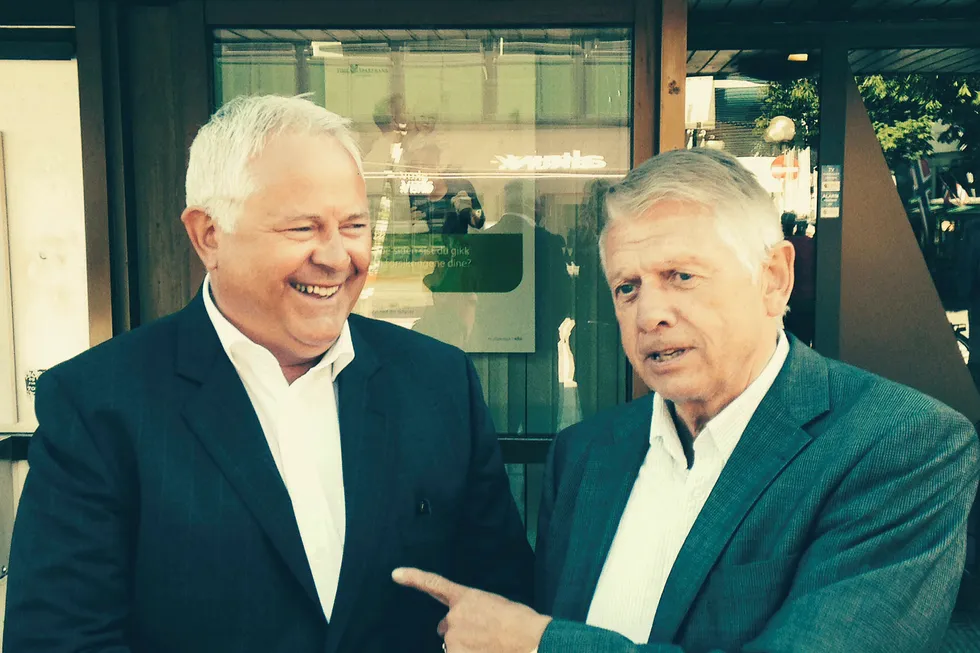 Tor Egil Lie (til venstre), sjef i Jæren Sparebank, har fått klage fra en bekymret kunde. Arne Norheim, til høyre, er tidligere styreleder i banken. Foto: Morten Ånestad