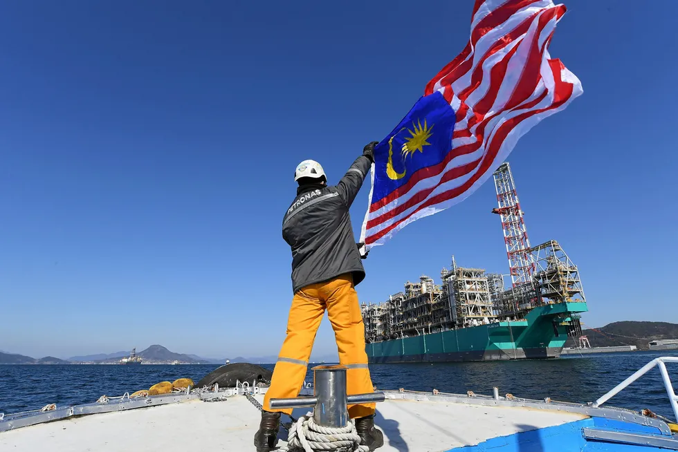 Sailaway :Petronas FLNG Dua leaves Samsung Heavy Industries for the Rotan field off Sabah