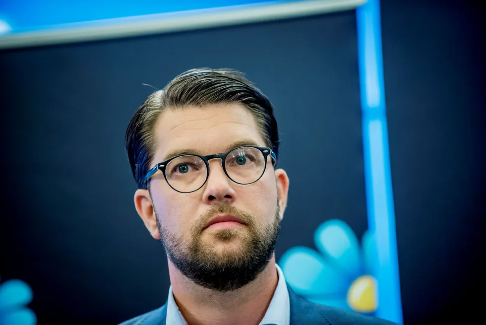 Sverigedemokratenes partileder Jimme Åkesson ligger an til å bli den som avgjør hvem som bli Sverige neste statsminister. Det kan føre til en svært vanskelig politisk situasjon, noe som har svekket den svenske kronen den siste tiden.