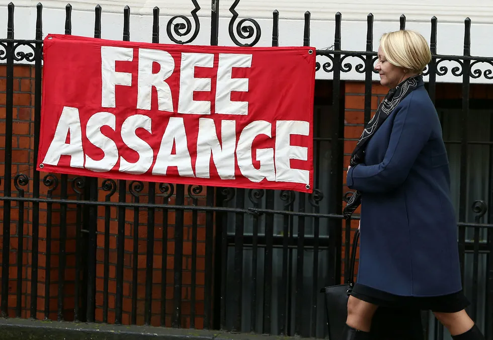 Den svenske statsadvokaten Ingrid Isgren har i to dager deltatt i avhør av Julian Assange i Ecuadors ambassade i London, der WikiLeaks-grunnleggeren har holdt til siden 2012. Foto: Reuters / NTB scanpix