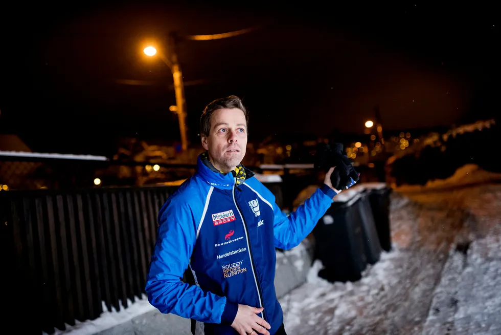 Krf-leder Knut Arild Hareide er glad i å gå på ski, men likte ikke kaoset og fylla i Holmenkollen i helgen. Foto: Skjalg Bøhmer Vold