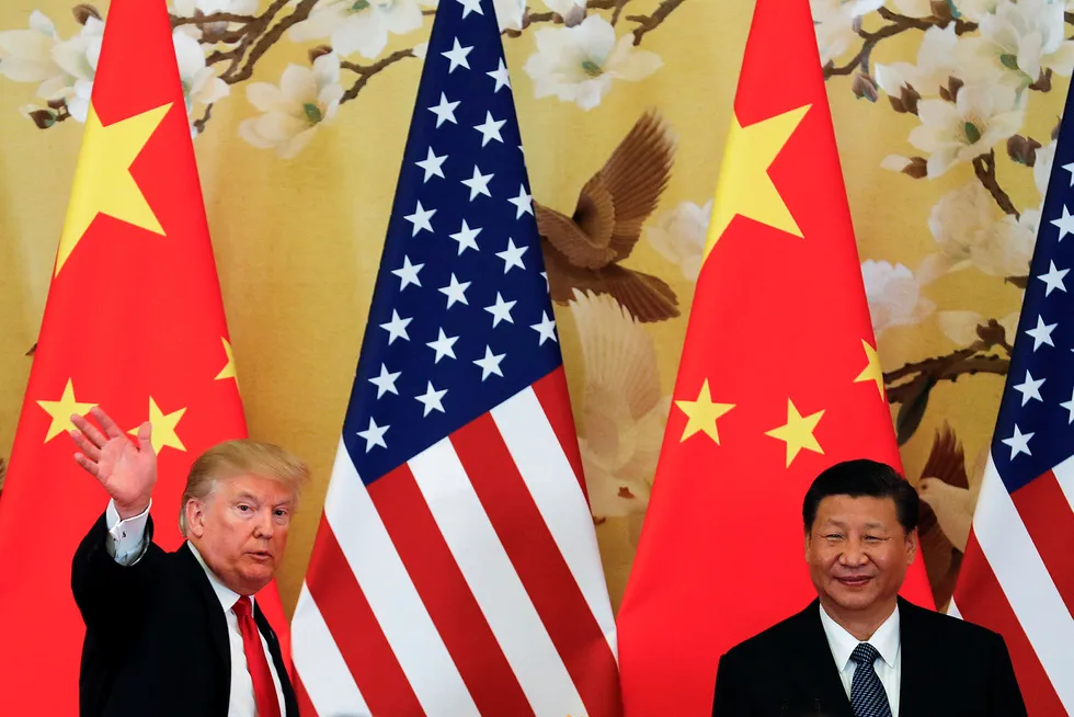 Ekspertene sår tvil om USAs president Donald Trumps sikkerhetsstrategi, der han blant annet langer ut mot Kina og president Xi Jinping (til høyre). Her under et besøk i Beijing sist måned. Foto: Andy Wong/AP/NTB Scanpix