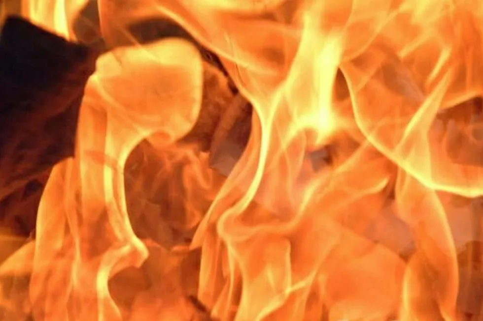 Blaze: crews extinguish pipeline fire