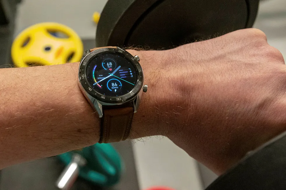 Huawei Watch GT har overlegen batteritid og presise målinger. Det gjør den faktisk til en reell utfordrer for etablerte aktører som Garmin og Polar.