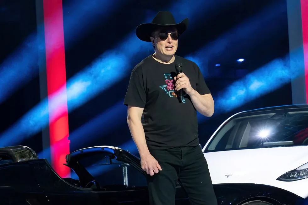 Tesla-sjef Elon Musk avbildet under åpningen av en Tesla-fabrikk i Texas tidligere i april.