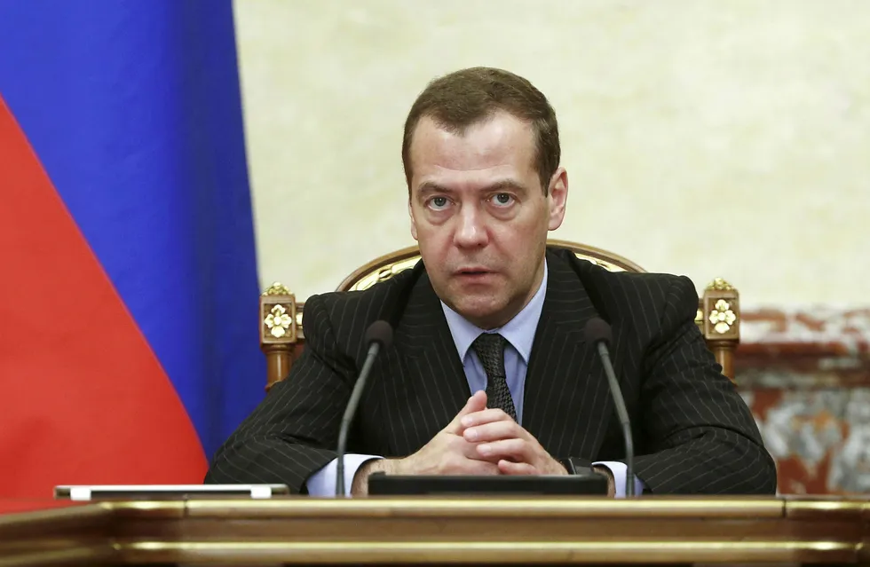 Russlands statsminister Dmitrij Medvedev sier USAs sanksjoner er ensbetydende med åpen handelskrig. Foto: Sputnik/Dmitry Astakhov/Reuters/NTB scanpix