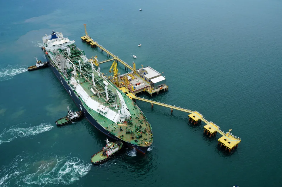 Second try: the Golar Winter FSRU docked in the Bahia LNG regasification terminal off Brazil