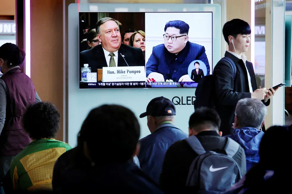 CIA-direktør Mike Pompeo og Nord-Koreas leder Kim Jong-un. Foto: Ahn Young-joon/AP/NTB scanpix