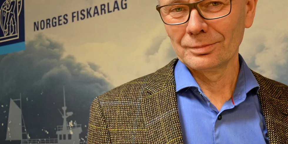 HAMRER INN: – Vi opplever at noen selskaper prøver seg på å få tilgang på større områder, og det må ikke skje uten at vi i fiskerinæringen får si vårt, sier leder i Norges Fiskarlag, Kjell Ingebrigtsen.