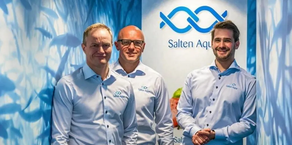 Salten Aqua: Tidligere konsernsjef Geir Wenberg (t.v.), administrerende direktør, Jarle Solemdal og den nye markeds- og kommunikasjonssjefen John-Christian Andreassen (t.h.). Arkivfoto.