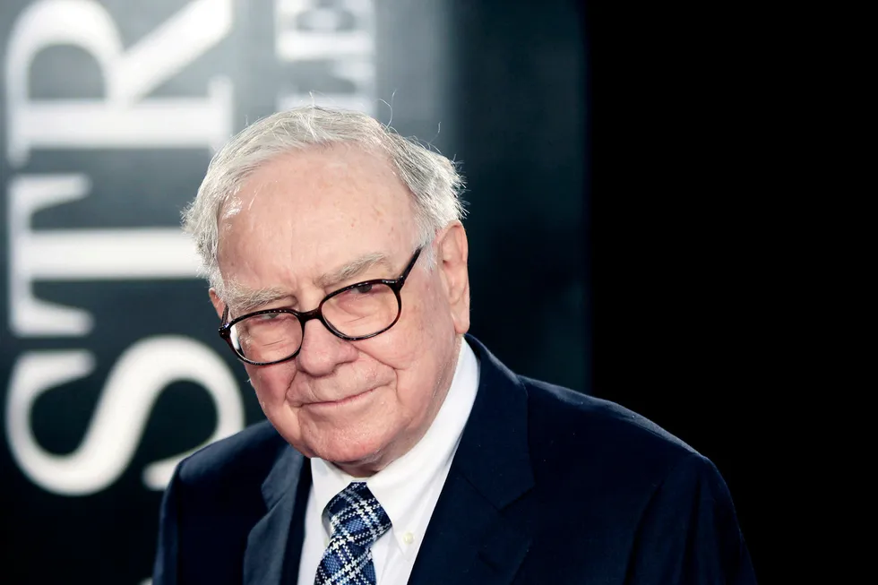 Buffetts Berkshire Hathaway for første gang verdt 730 milliarder dollar
