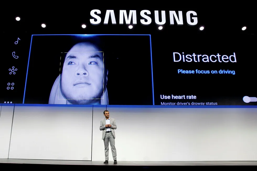Fallende priser på blant annet dataminnebrikker har ført til langt svakere resultat for Samsung enn ventet i forrige kvartal. Leveranser til blant annet fremtidens biler og kunstig intelligens skal sørge for vekst. Det ligger flere år frem i tid.