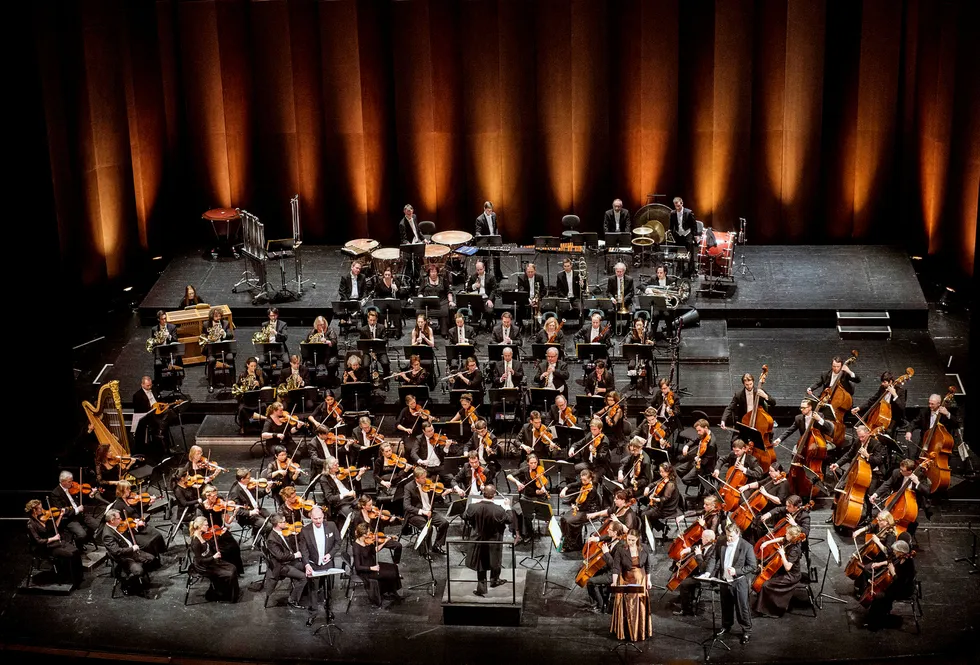Seks profesjonelle symfoniorkestre i Norge, blant dem Operaorkesteret, er direkte finansiert av Kulturdepartementet. Orkestrene mottar i gjennomsnitt i overkant av 110 millioner kroner i offentlig støtte hvert år. Foto: Erik Berg/Operaen