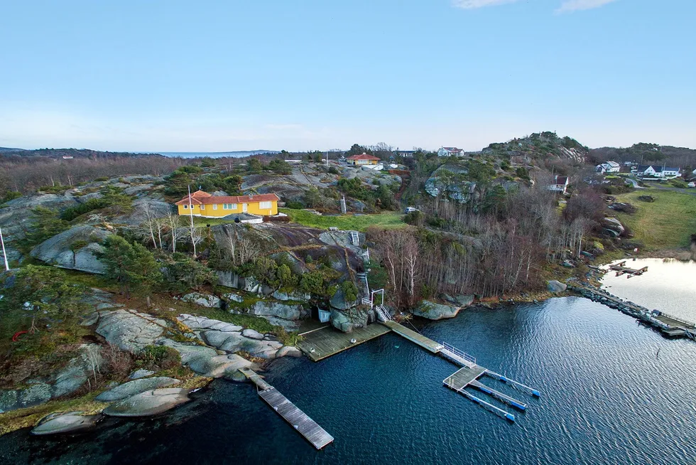 Neholmveien 63 på Tjøme er kjøpt av Fredrik og Siri Platou.