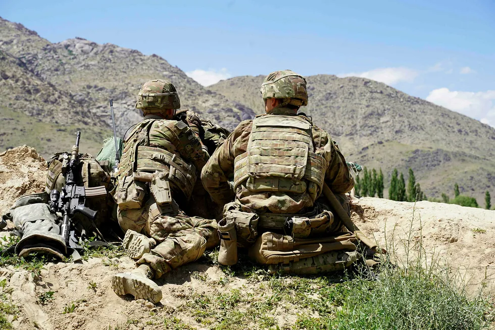 Det amerikanske forsvaret fortsetter tilbaketrekkingen fra Afghanistan og regner med å ha færre enn 5.000 soldater i landet innen slutten av november.
