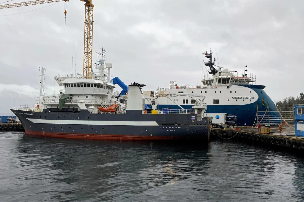 «Kristine Bonnevie» er nå blitt til «Ocean Vanguard» ved Fjellstrand verft. Her med «Polarcus Nadja», nå omdøpt til «ARGeo Venture».