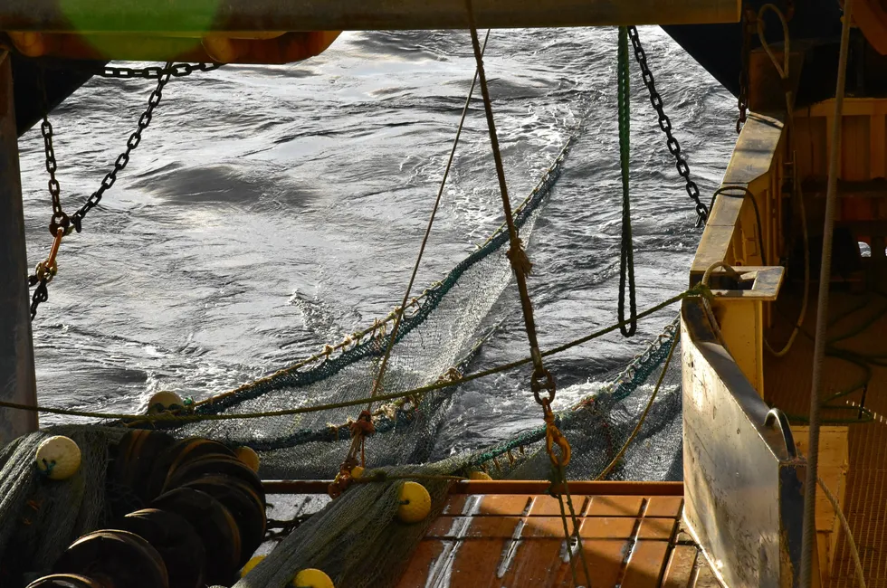 Fiskebåt svarer på påstandene om at forbud mot brunntråling kan få ned CO2-avtrykket.