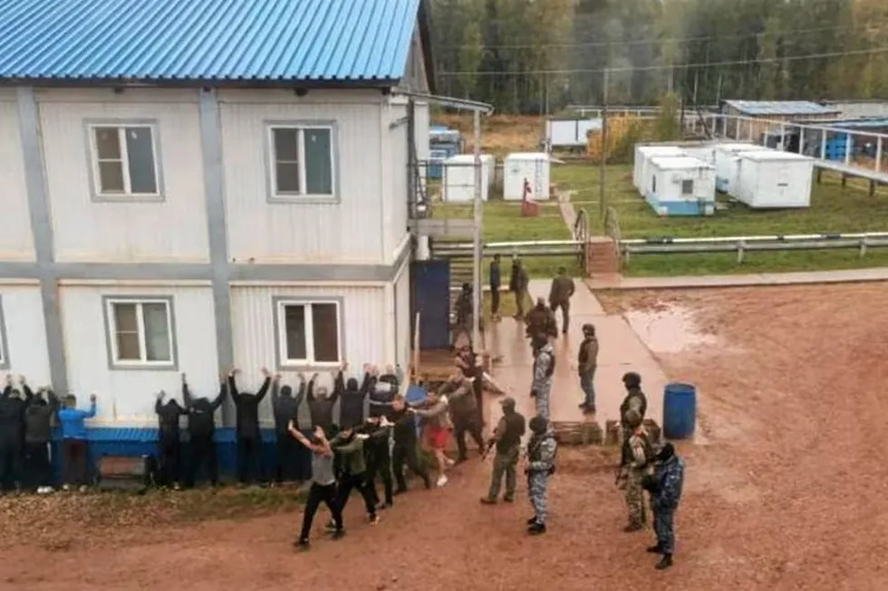 Wrestling: Armed men raid offices of Irkutsk regional oil producer Dulisma in Russia.
