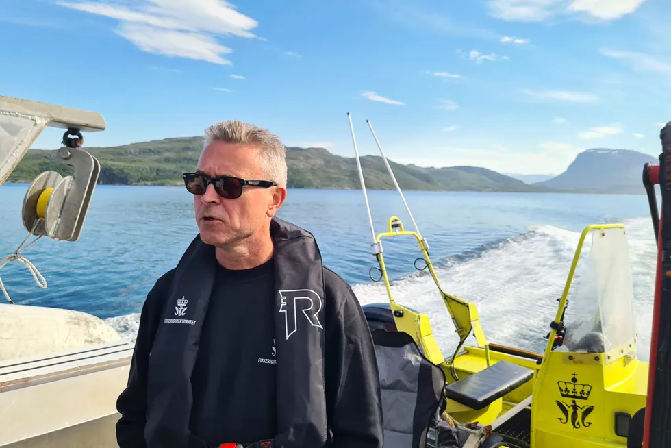 Fiskeri- og sjømatminister Odd Emil Ingebrigtsen (H). Her da han reiste fra Tromsø til Skjervøy for å legge frem ny havbruksstrategi. Han fikk skyss av Fiskeridirektoratet.