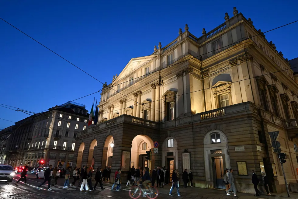 I hvilken by ligger operahuset La Scala?