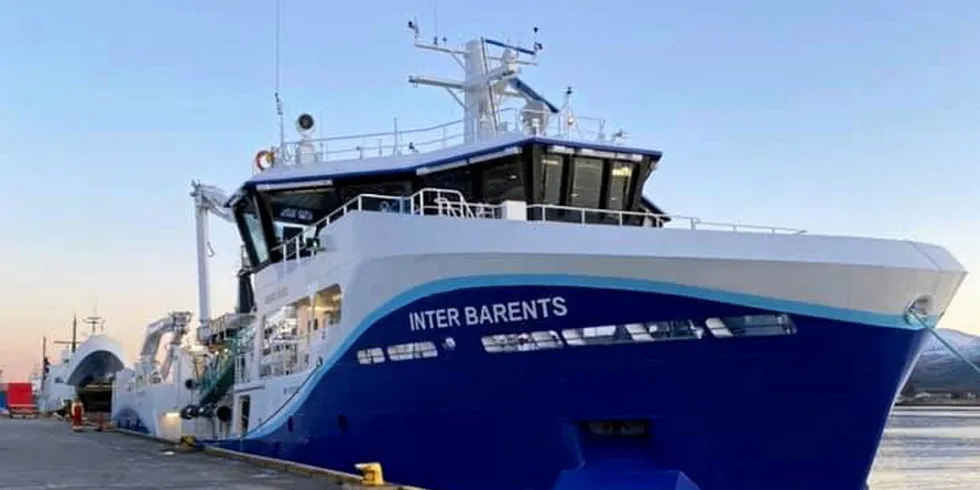 Det var om bord på brønnbåten «Inter Barents» 7700 fisk blei klemt i hel tidlegare i haust.