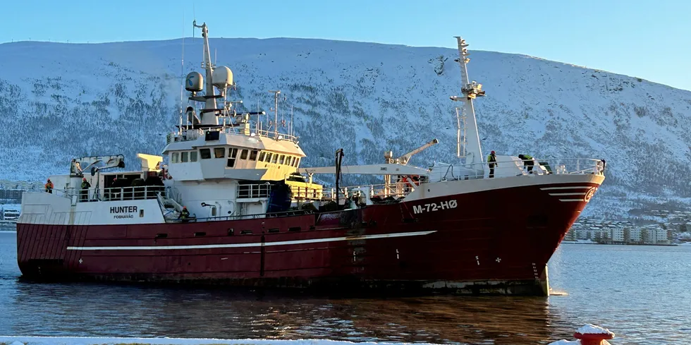 Fredag 3. februar 2023 ankom «Hunter» kai i Tromsø etter Havarikommisjonens varsel om forholdene om bord, etter den tragiske dødsulykken i Barentshavet.