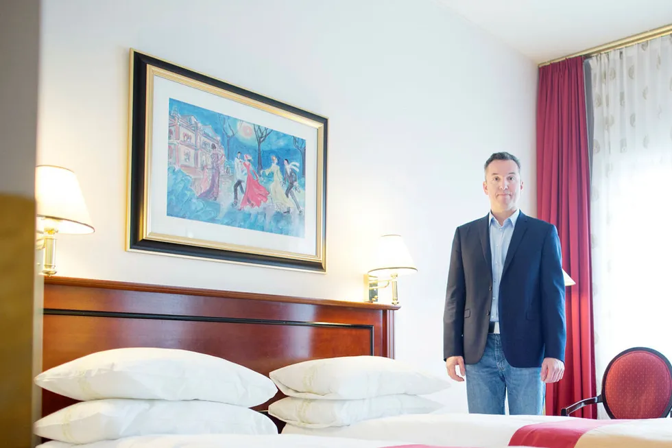 Inntekten per hotellrom er i ferd med å bikke under 100 kroner natten i Oslo og over 13.000 rom står tomme hver eneste natt. – Fullstendig katastrofe, sier hotellrådgiveren Peter Wiederstrøm i Wiederstrøm Hotel Consulting. Bildet er fra 2014.