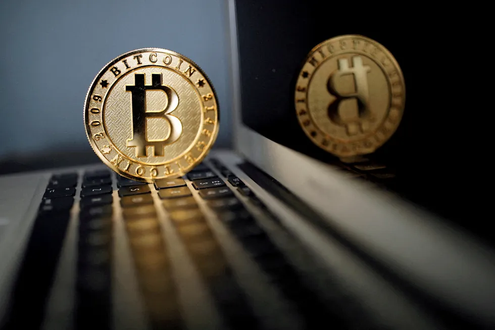 Bitcoin-prisen har passert 45.000 dollar natt til tirsdag – for første gang siden april 2022.