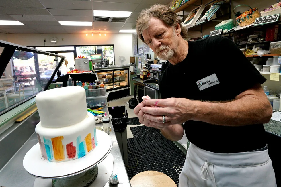 Bryllupskakebaker Jack Phillips’ kakebakenekting er blitt en sak for Høyesterett i USA. Her er han på jobb i hjembyen Lakewood i Colorado. Foto: Rick Wikling/Reuters/NTB Scanpix