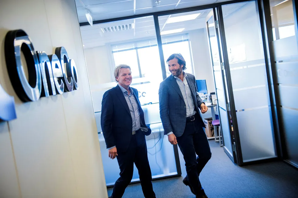 Møller-familiens investeringsselskap Katalysator blir majoritetseier i milliardkonsernet OneCo. Her er konsernsjef i OneCo, Marvin Jensen (til venstre) sammen med styreleder i Aars as, Øivind Schage Førde.