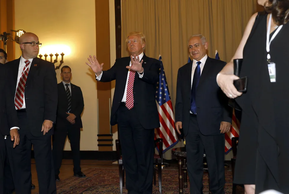 USAs president Donald Trump sa under et møte med Israels statsminister Benjamin Netanyahu mandag at han aldri nevnte Israel under det omstridte møtet med Russlands utenriksminister og ambassadør i Det hvite hus. Foto: Menahem Kahana/AFP Photo/NTB Scanpix
