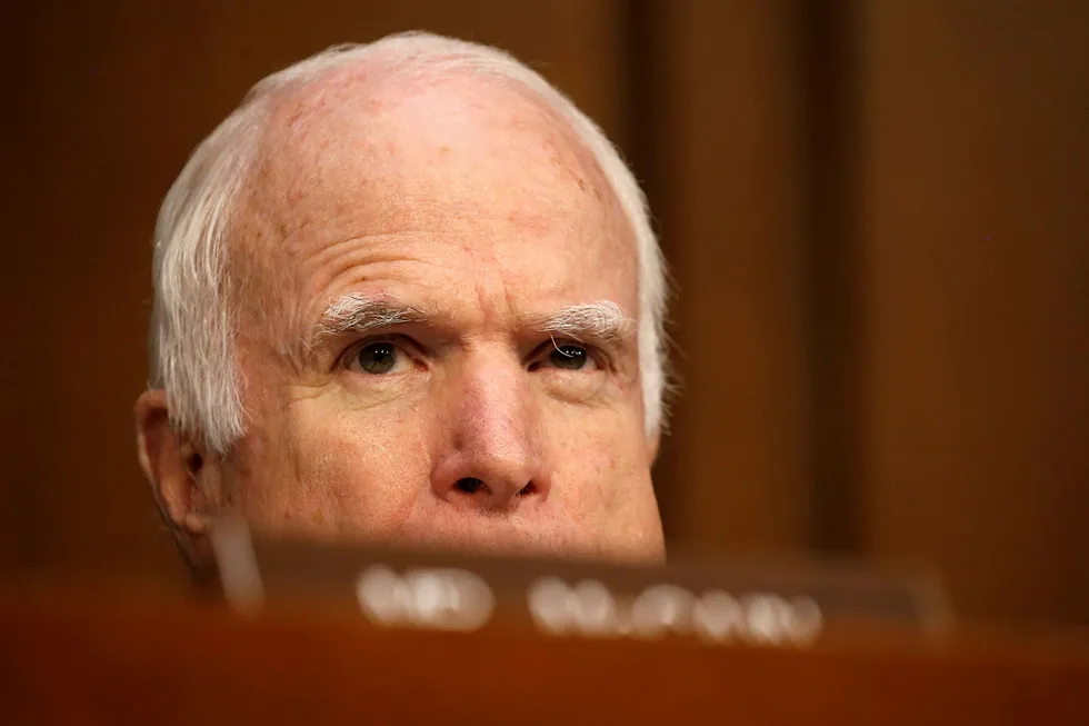 Senator John McCain er tilbake for å stemme over Obamacare tirsdag. Foto: Jonathan Ernst/Reuters/NTB scanpix