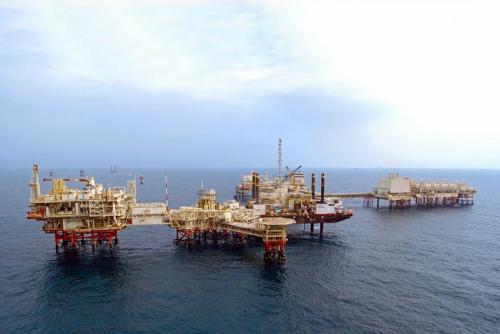 Adnoc awards near $1 billion offshore contract for huge Umm Shaif ...