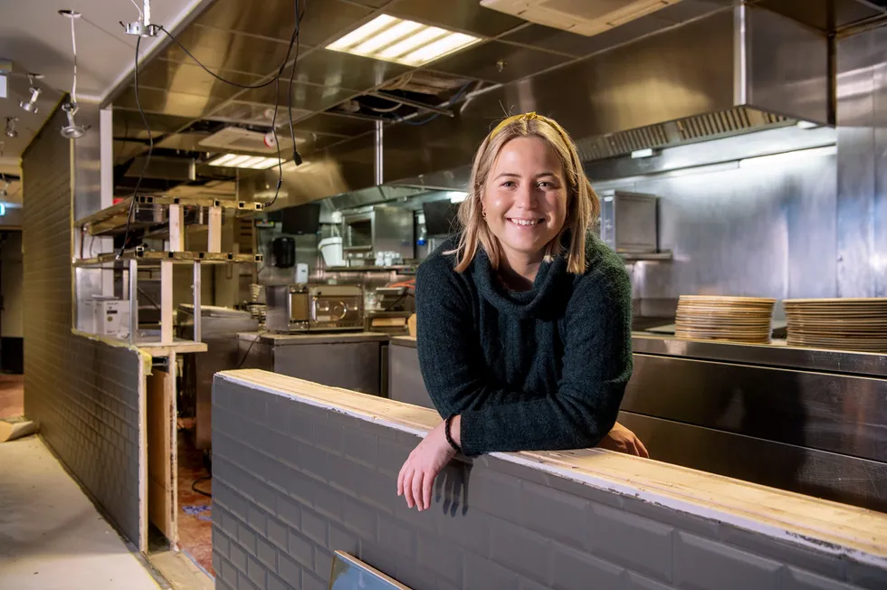 Vilde Bauer Andreassen er daglig leder for den nystartede restauranten Munnfull, som opplever massiv pågang fra arbeidssøkende.