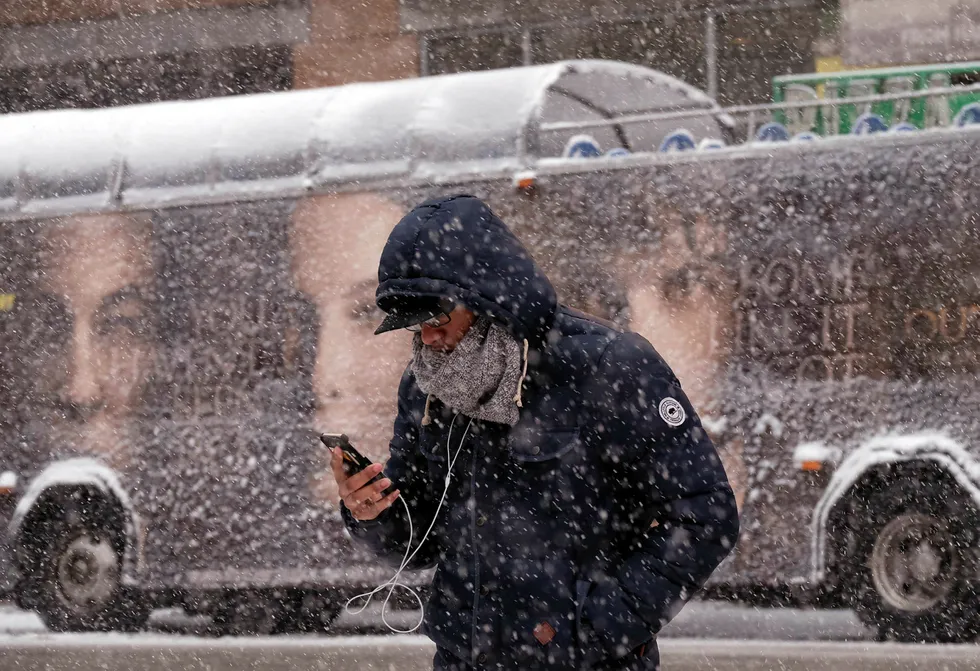 Smarttelefon og kulde er en uheldig kombo, noe mange amerikanere har fått erfare under den pågående kuldebølgen i landet.