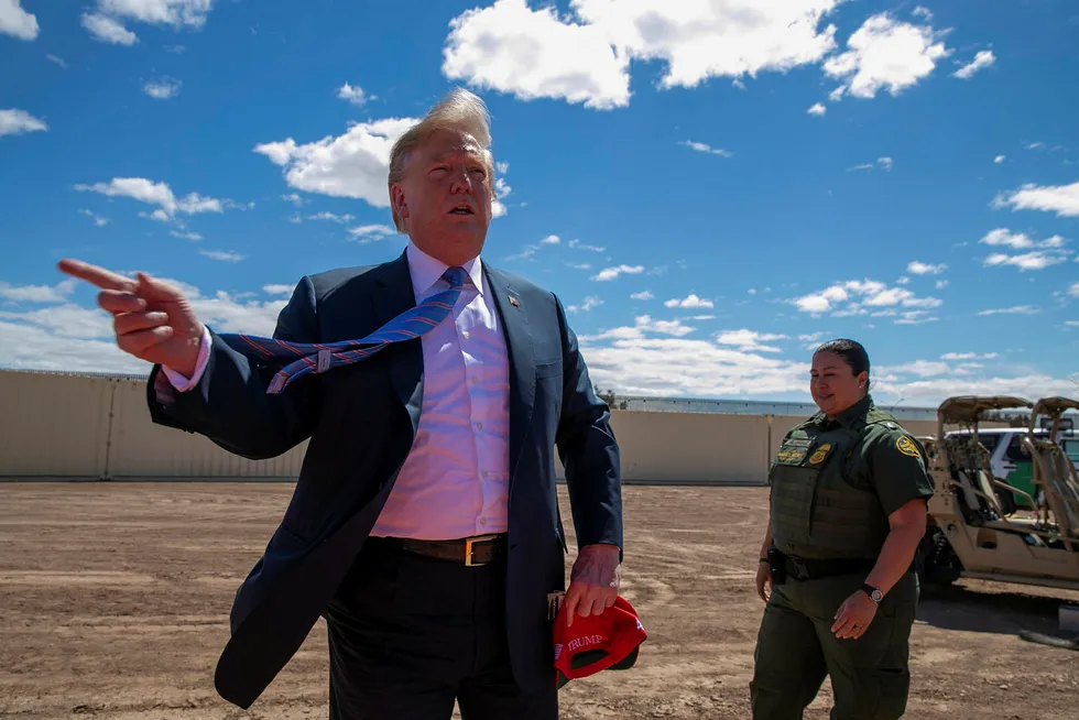 President Donald Trump kan foreløpig ikke sette i gang byggingen av muren mot Mexico.