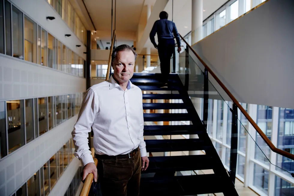 Administrerende direktør Øyvind Thomassen mener at Sbankens kunder kan vurdere å spare i fond.