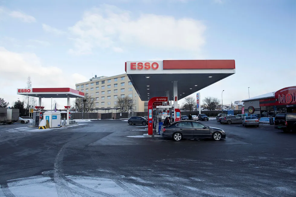 Det irske investeringsselskapet DCC betaler 2,4 milliarder kroner for bensinstasjonskjeden Esso Norge. Selskapet venter at oppkjøpet vil gi en avkastning på investert kapital på 15 prosent det første året. Foto: Øyvind Elvsborg