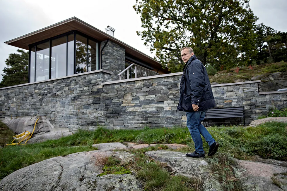 Suksess. Rune Breili, sivilarkitekt og faglig leder i Breili & Partnere MNAL, har i løpet av ti år blitt en av de mest brukte arkitektene for pengesterke hytteeiere på ferieøyene Tjøme og Hvasser i Vestfold. I sommer har det stormet rundt ham og firmaet.