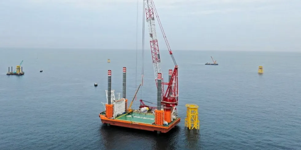 South Korea offshore wind installation with Hyundai Frontier WTIV.
