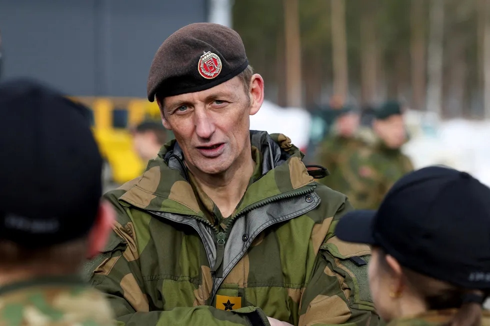 Forsvarssjef Eirik Kristoffersen har bestilt en ekstern evaluering av hvordan Forsvaret bør håndtere varslinger om kritikkverdige forhold.