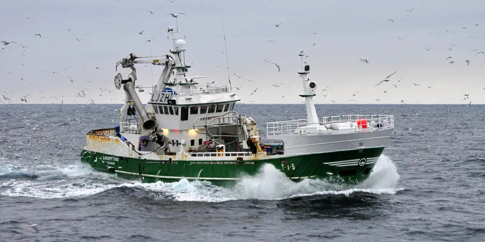 «Arnøytind» skal skiftes ut med nybygg. I mellomtiden søker eierne om å få bruke den som leiefartøy, sammen med «Einar Erlend», men har fått avslag fra Fiskeridirektoratets region Nord.