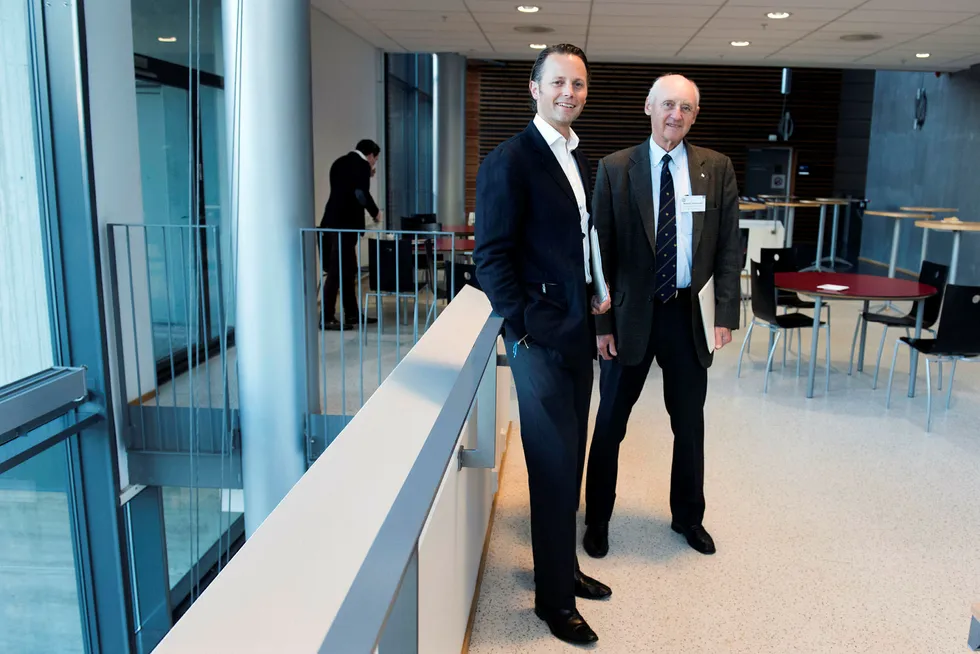 Dagens konsernsjef Thomas Wilhelmsen (45) og hans far Wilhelm Wilhelmsen (82) avbildet på BIs styrekonferanse i 2016.