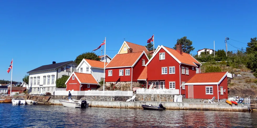 Blant de større nettselskapene utmerker både Glitre Nett og Lede seg med mange gamle ledninger og mye gammelt utstyr. Bildet er tatt i Lyngør.